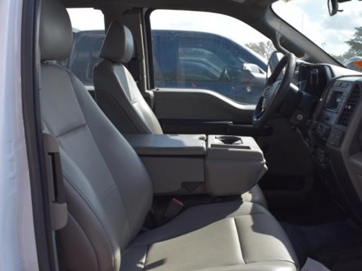 2020-ford-f550-image-8