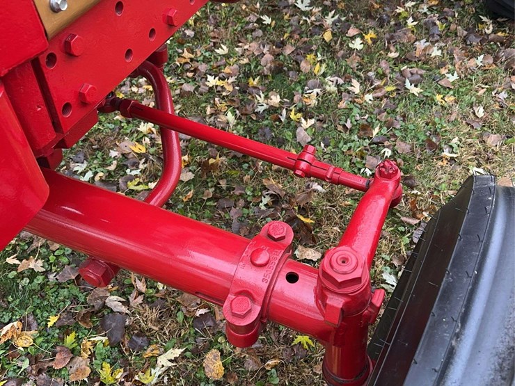 1970-1026-farmall-hydro-row-crop-golden-demonstrator-image-11