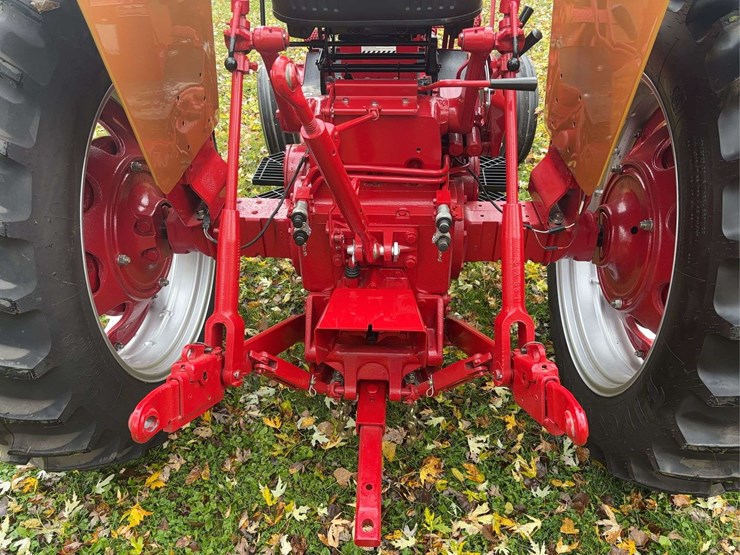 1970-farmall-544-hydro-diesel-row-crop-golden-demonstrator-image-59