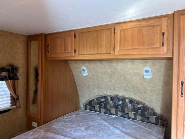 2010-keystone-laredo-28rbs-t/a-travel-trailer-4ydt-image-48