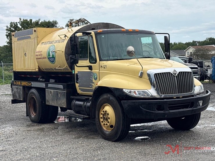 2005-international-durastar-4300-image-1