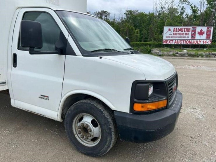2014-gmc-4500-s/a-cube-van-1gd676cl8e1115764-image-33