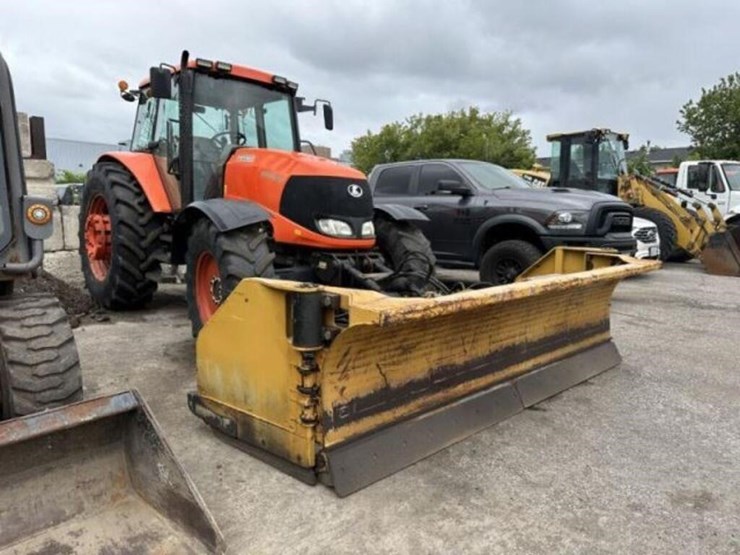 2009-kubota-m135x-image-1