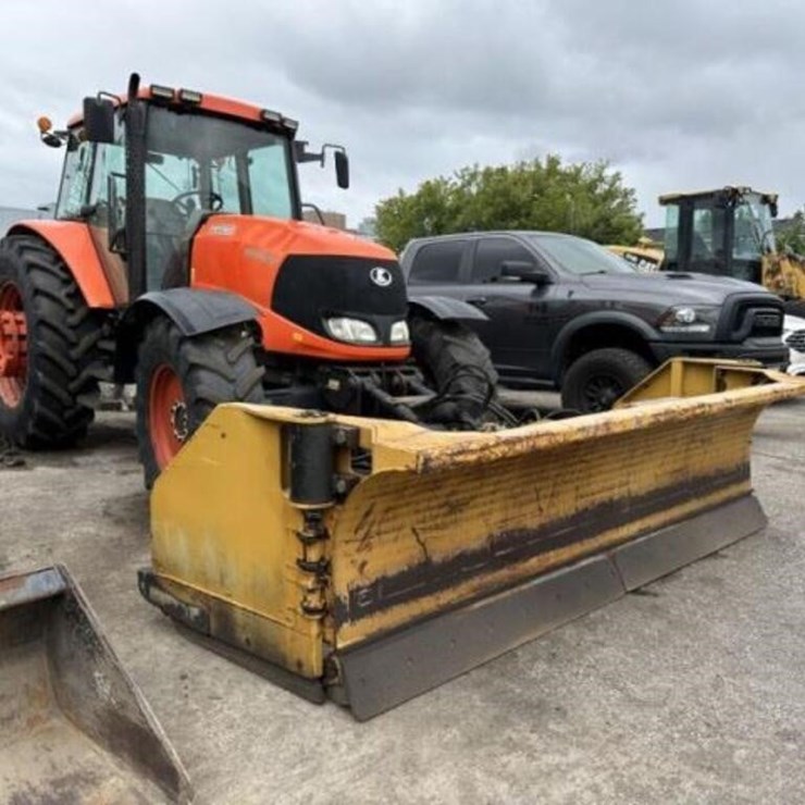 2009 KUBOTA M135X