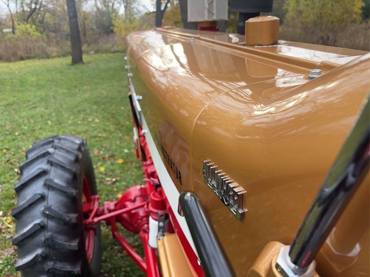 1970-1456-farmall-row-crop-mfwa-golden-demonstrator-image-33