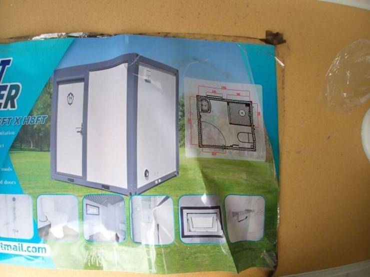 unused-bastone-portable-restroom-image-22