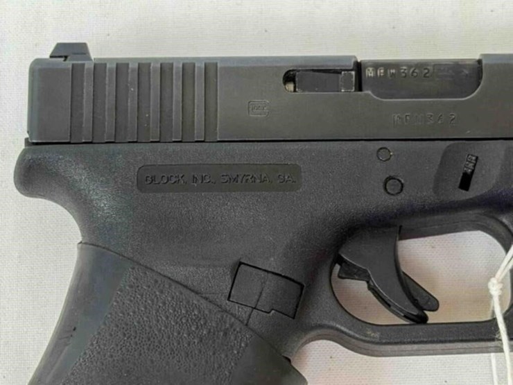 glock-22-40cal-pistol-image-2