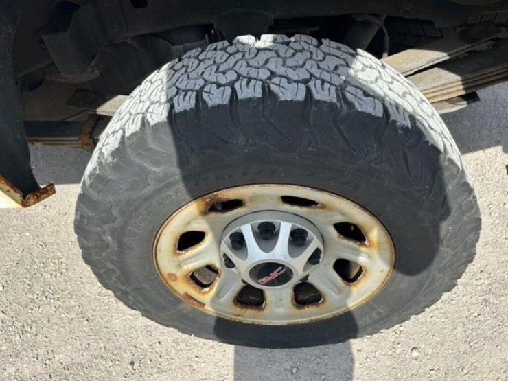 2014-gmc-sierra-3500-image-75