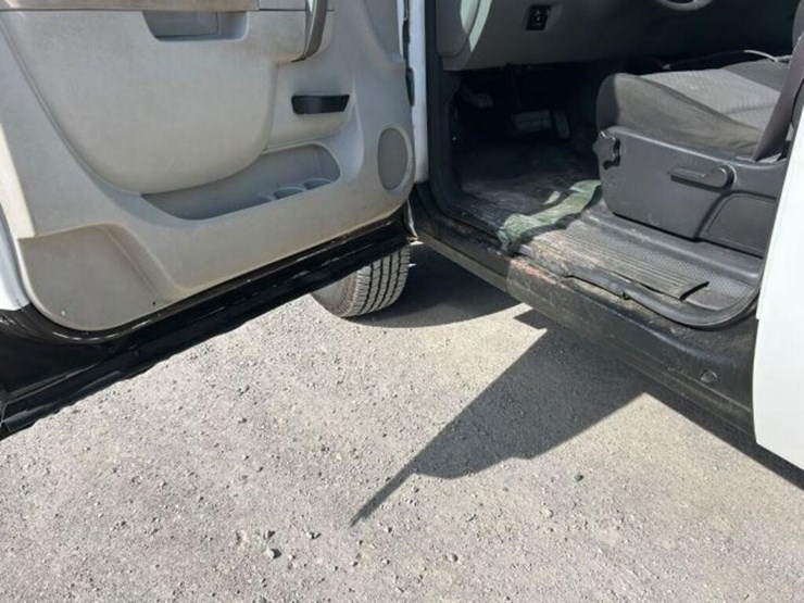 2014-gmc-sierra-3500-image-26
