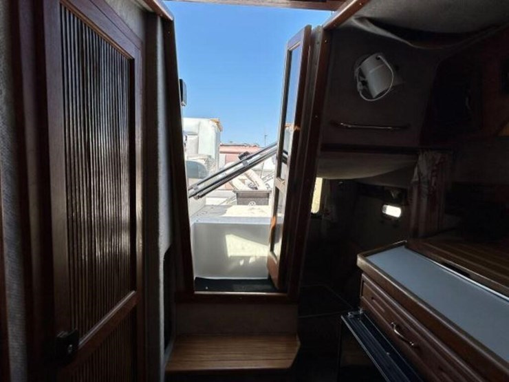 1988-doral-cavalier-24-ft-cabin-cruiser-2dba1303c8-image-87