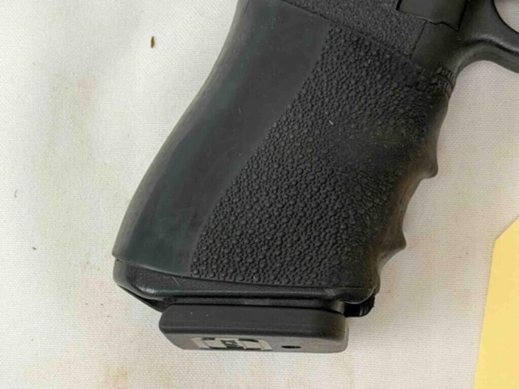 glock-model-21-45acp-pistol-image-14