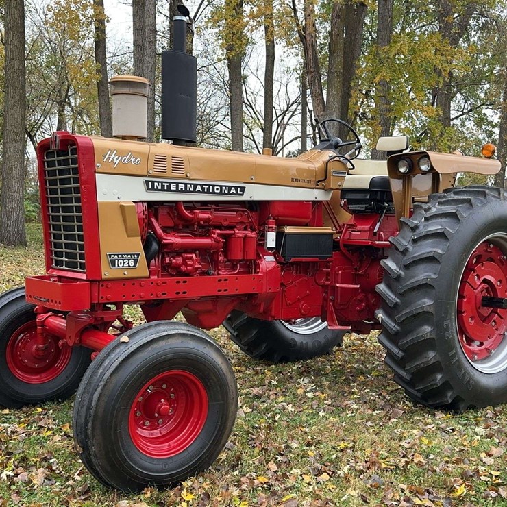 1970 1026 Farmall Hydro Row Crop Golden Demonstrator