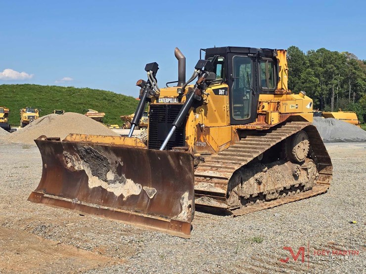 2012-caterpillar-d6t-image-7