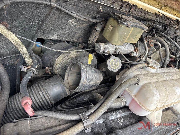 2002-workhorse-p42-image-17