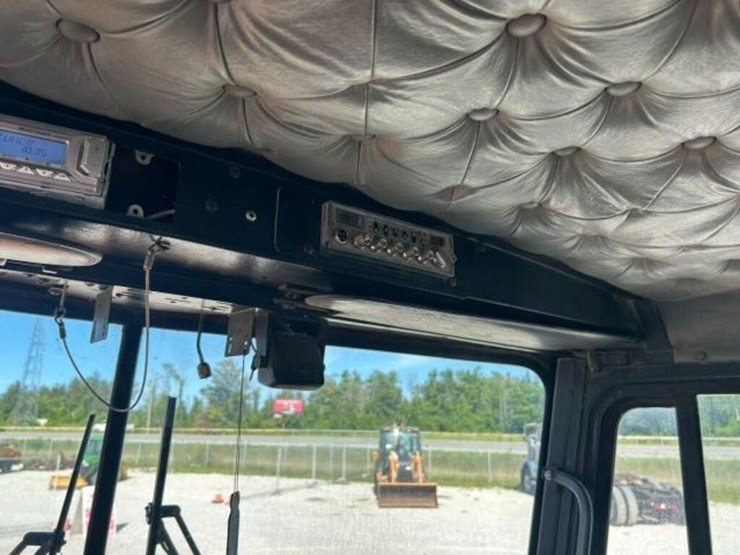 2001-kenworth-t800-image-24
