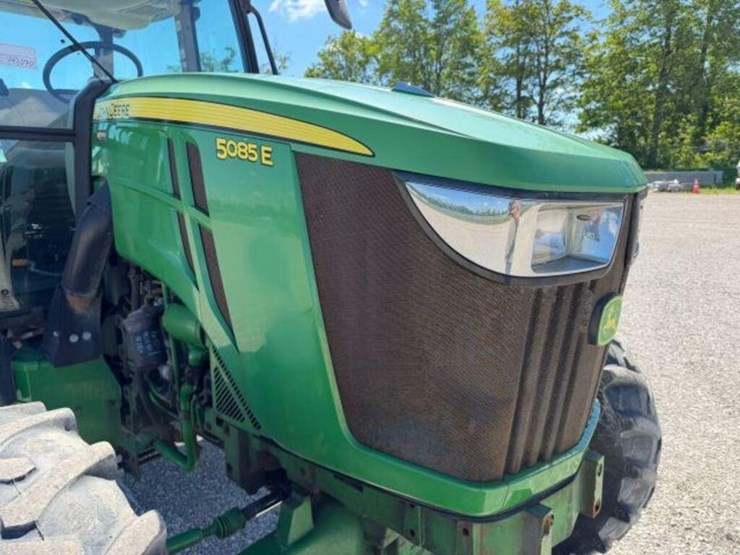 2015-john-deere-5085e-image-51