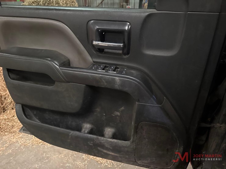 2015-chevrolet-silverado-2500-image-38