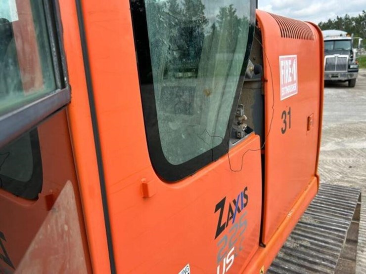 2007-hitachi-zx225us-lc-image-25