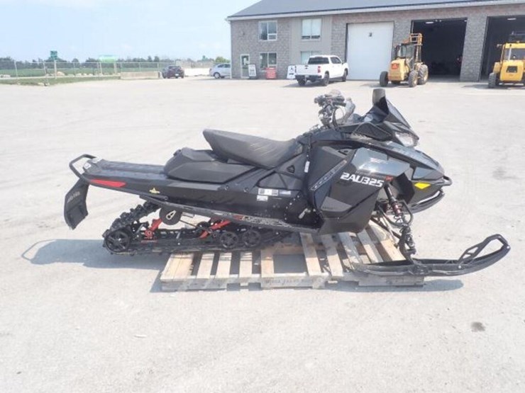 2021-ski-doo-renegade-x-850-snowmobile-2bpsumj6mv0-image-4