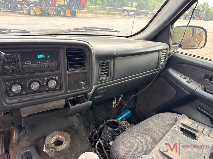 2002-chevrolet-2500-image-28