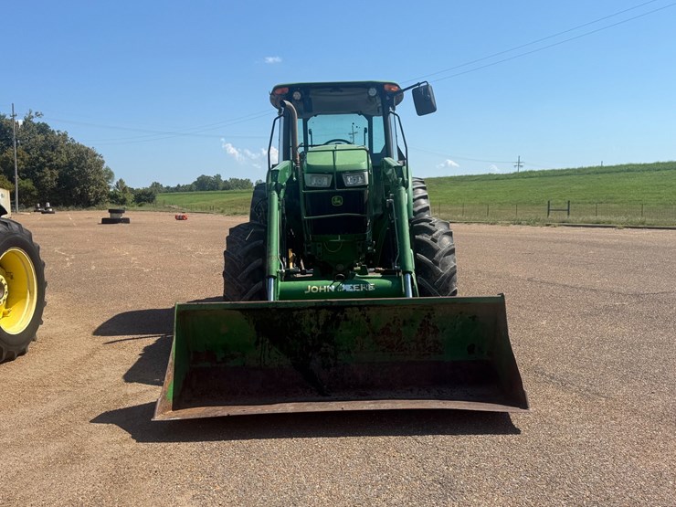 john-deere-6105d-image-4