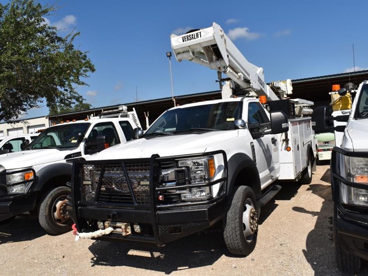 2017-ford-f550-image-1