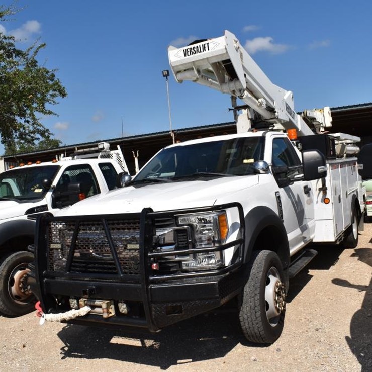 2017 FORD F550