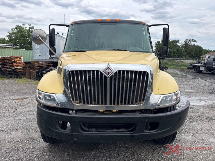 2005-international-durastar-4300-image-7