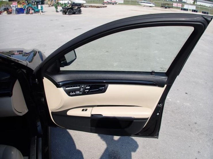 2012-mercedes-benz-s350-bluetec-4matic-awd-sedan-w-image-39