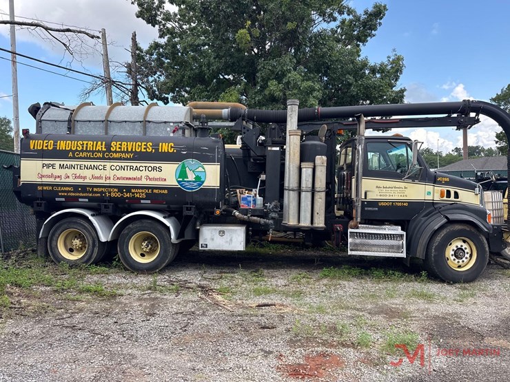 2008-sterling-jetter-/-vacuumtruck-image-2