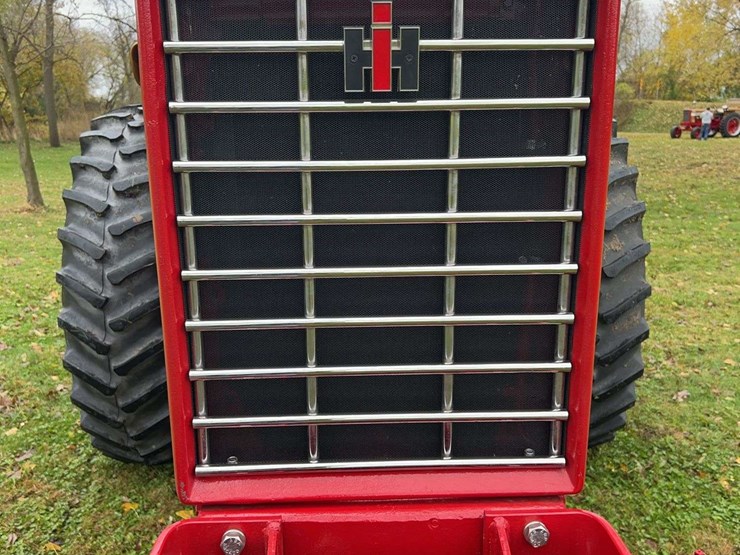 1970-farmall-826-diesel-row-crop-golden-demonstrator-image-10