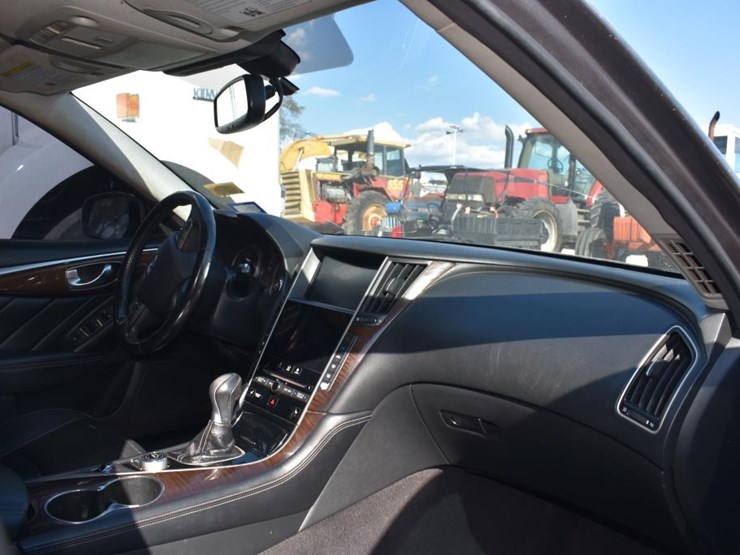 2016-infiniti-q50-car-(vin-#-jn1bv7ar4fm423278)-(showing-appx-169,145-miles-image-9