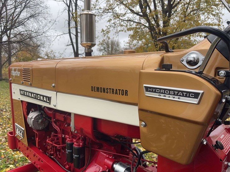 1970-farmall-544-hydro-diesel-row-crop-golden-demonstrator-image-24