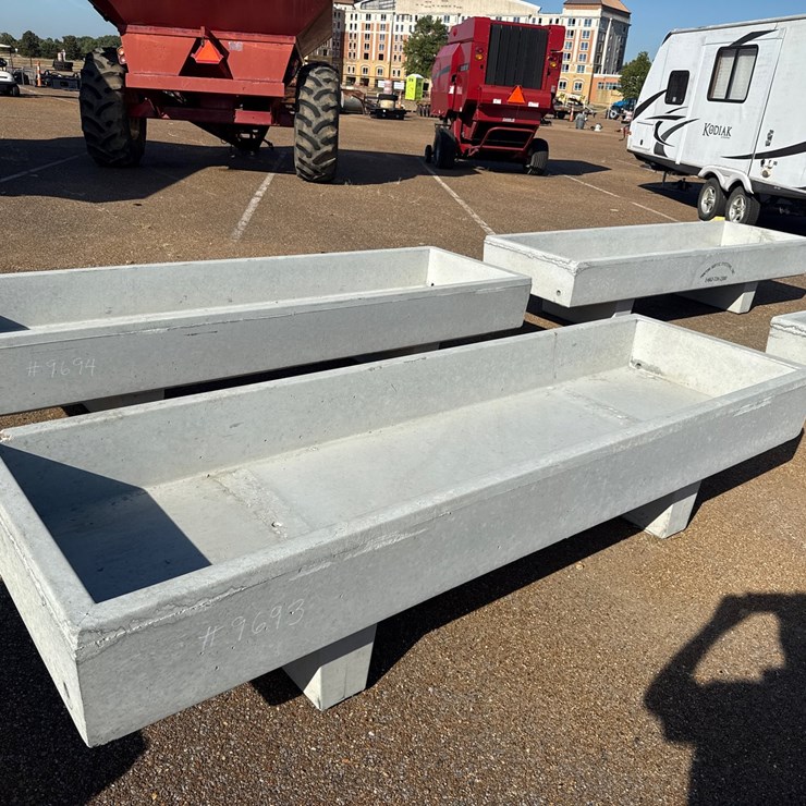 #9693 • 3 X 10 Feed Trough
