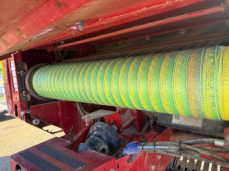 #9641-•-case-rbx463-round-baler-w/-net-wrap-image-8