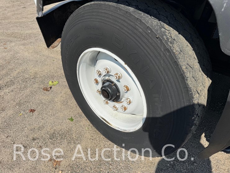 2001-mack-690s-image-15