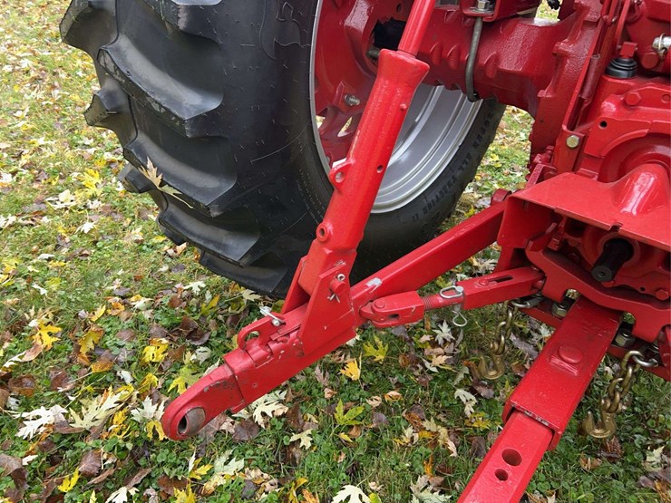 1970-farmall-826-hydro-diesel-row-crop-golden-demonstrator-image-42