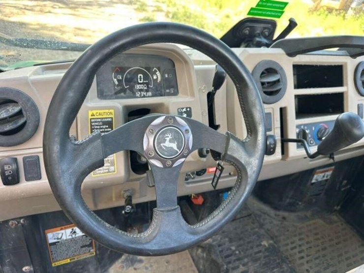 2020-john-deere-gator-image-10
