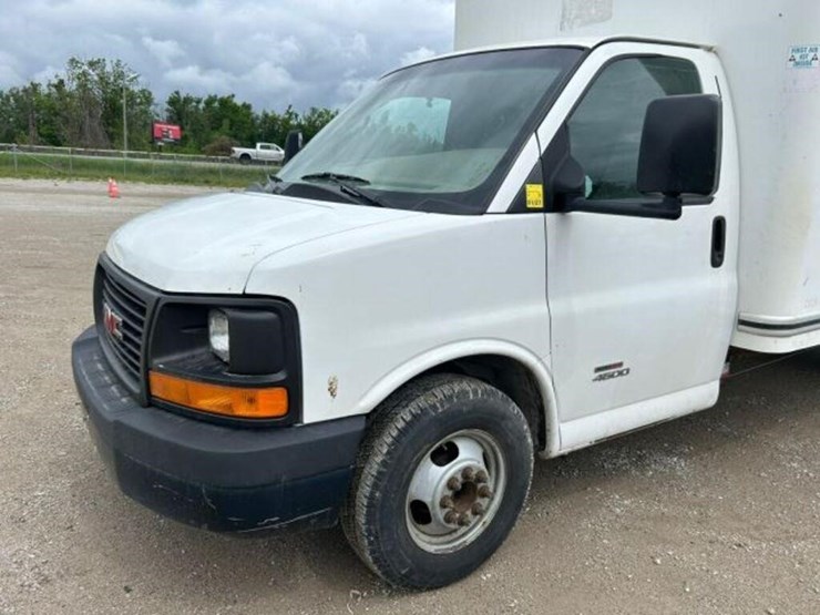 2014-gmc-4500-s/a-cube-van-1gd676cl8e1115764-image-34