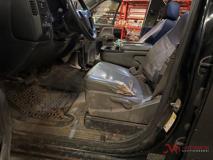 2015-chevrolet-silverado-2500-image-30