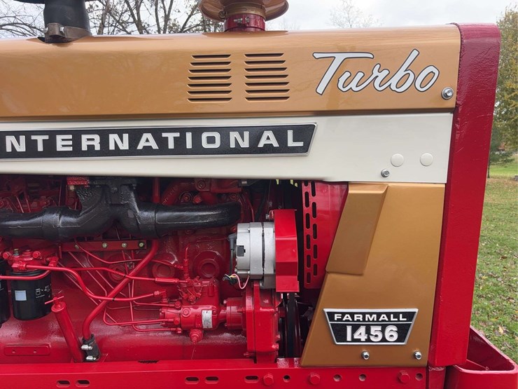 1970-1456-farmall-row-crop-mfwa-golden-demonstrator-image-21
