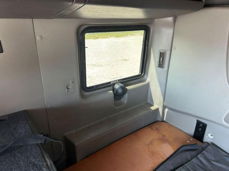 2015-international-prostar-image-28