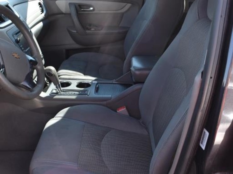 2013-chevrolet-traverse-ls-image-5