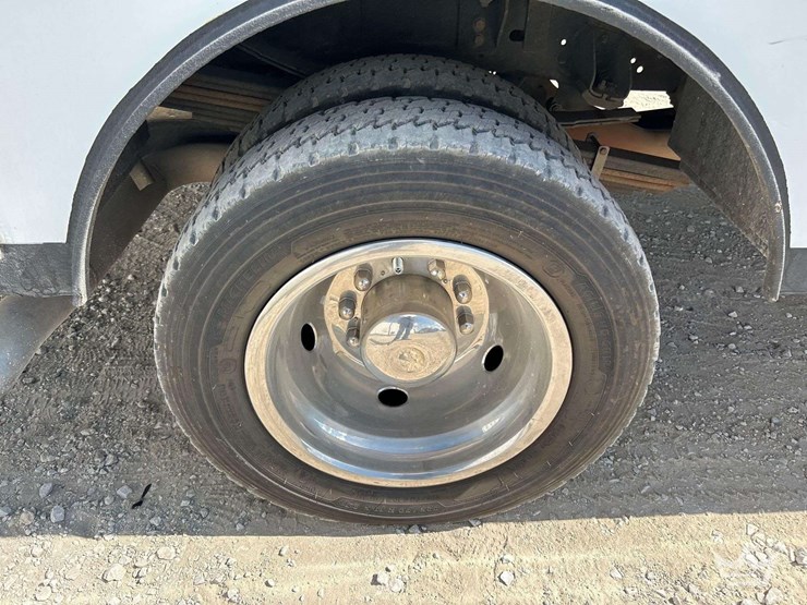2023-ram-5500-4x4-summit-6620-6,000lb.-crane-mechanics-truck-image-37