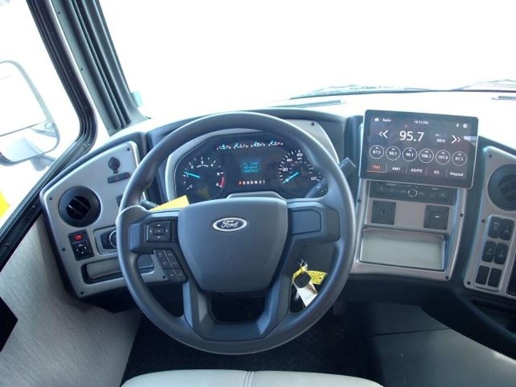2021-coachmen-pursuit-class-a-motorhome-1f64f5dn1m-image-52