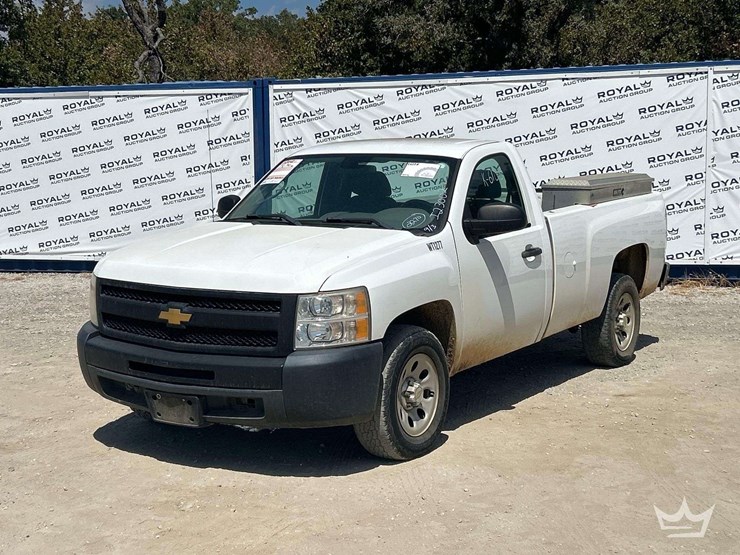 2012-chevrolet-silverado-1500-image-1