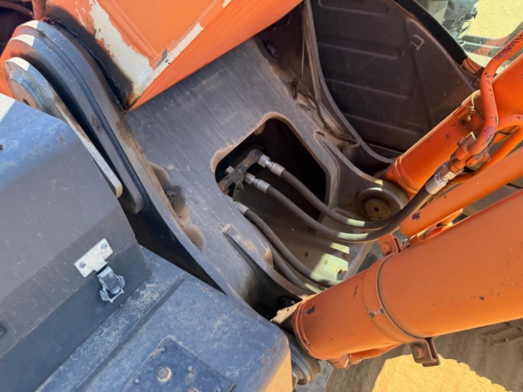 2015-hitachi-zx250-lc-6-image-11