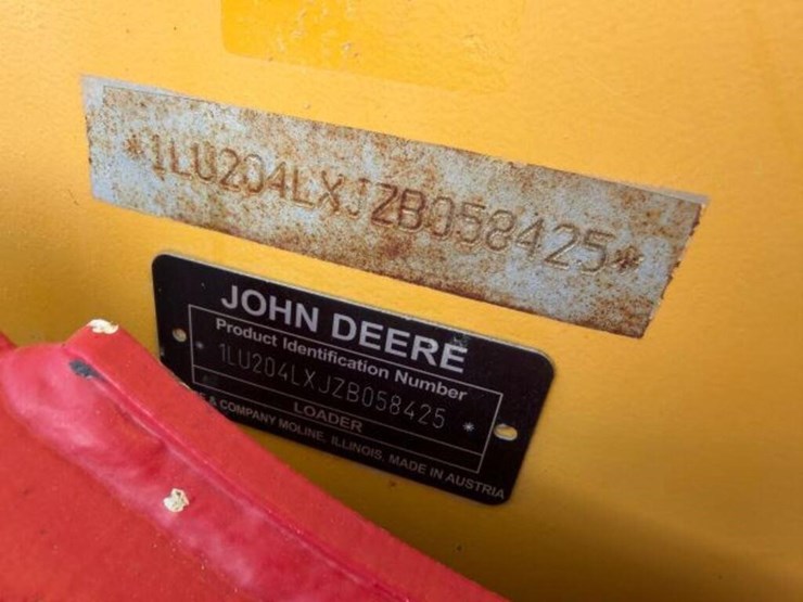 2020-deere-204l-image-5