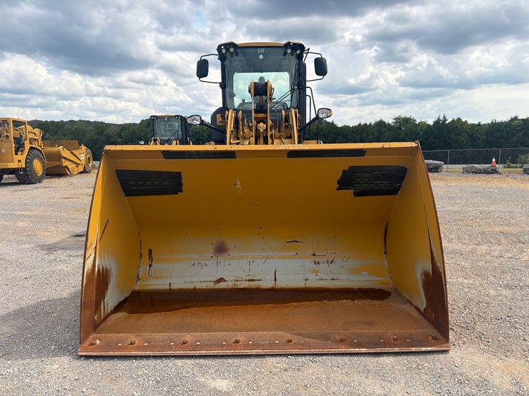 2015-caterpillar-924k-image-2