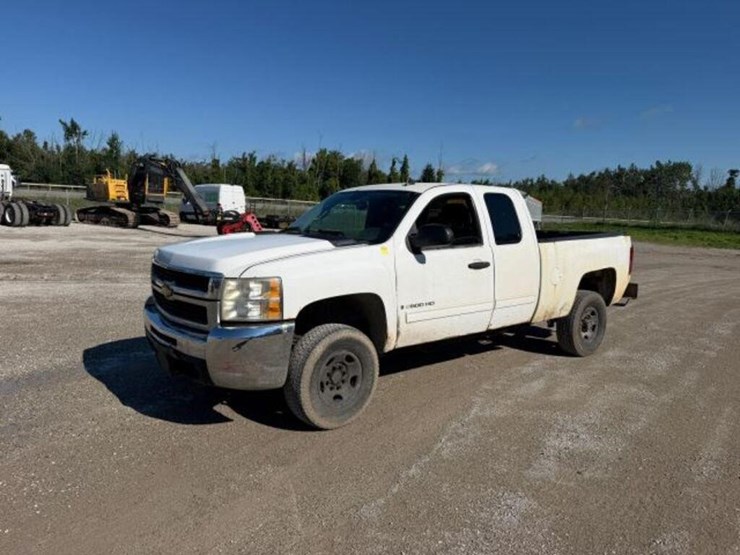 2009-chevrolet-silverado-2500hd-image-1